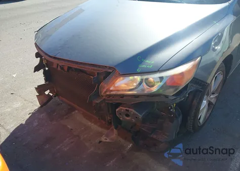 2013 Acura Ilx 2.0L z USA, uszkodzony, nr VIN 19VDE1F53DE010958